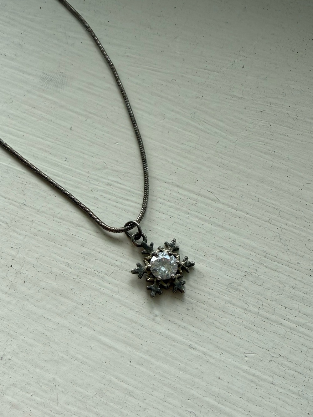 Snowflake crystal pendant necklace